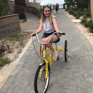 Meet your Posher, Inbal